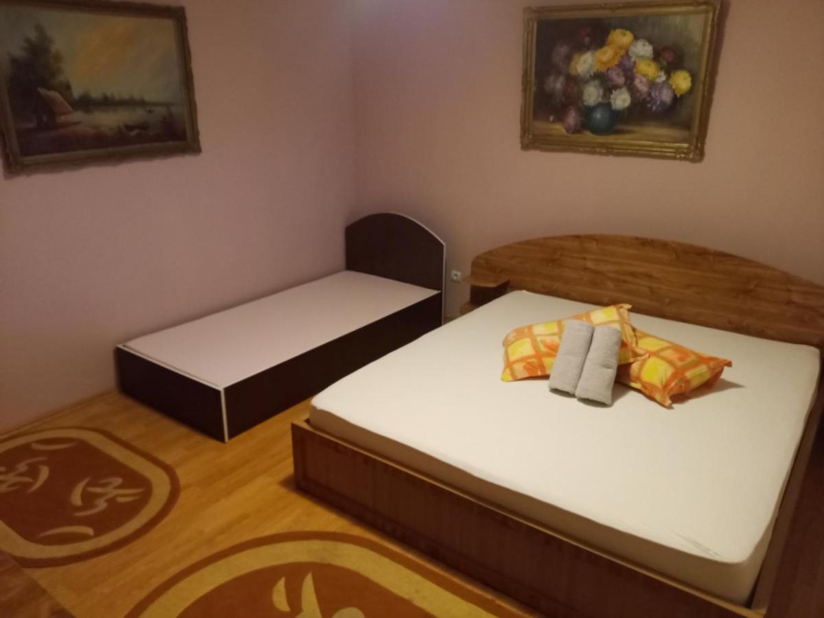 Natural Balkanic Selfcheckin Self-Catering Търговище Екстериор снимка